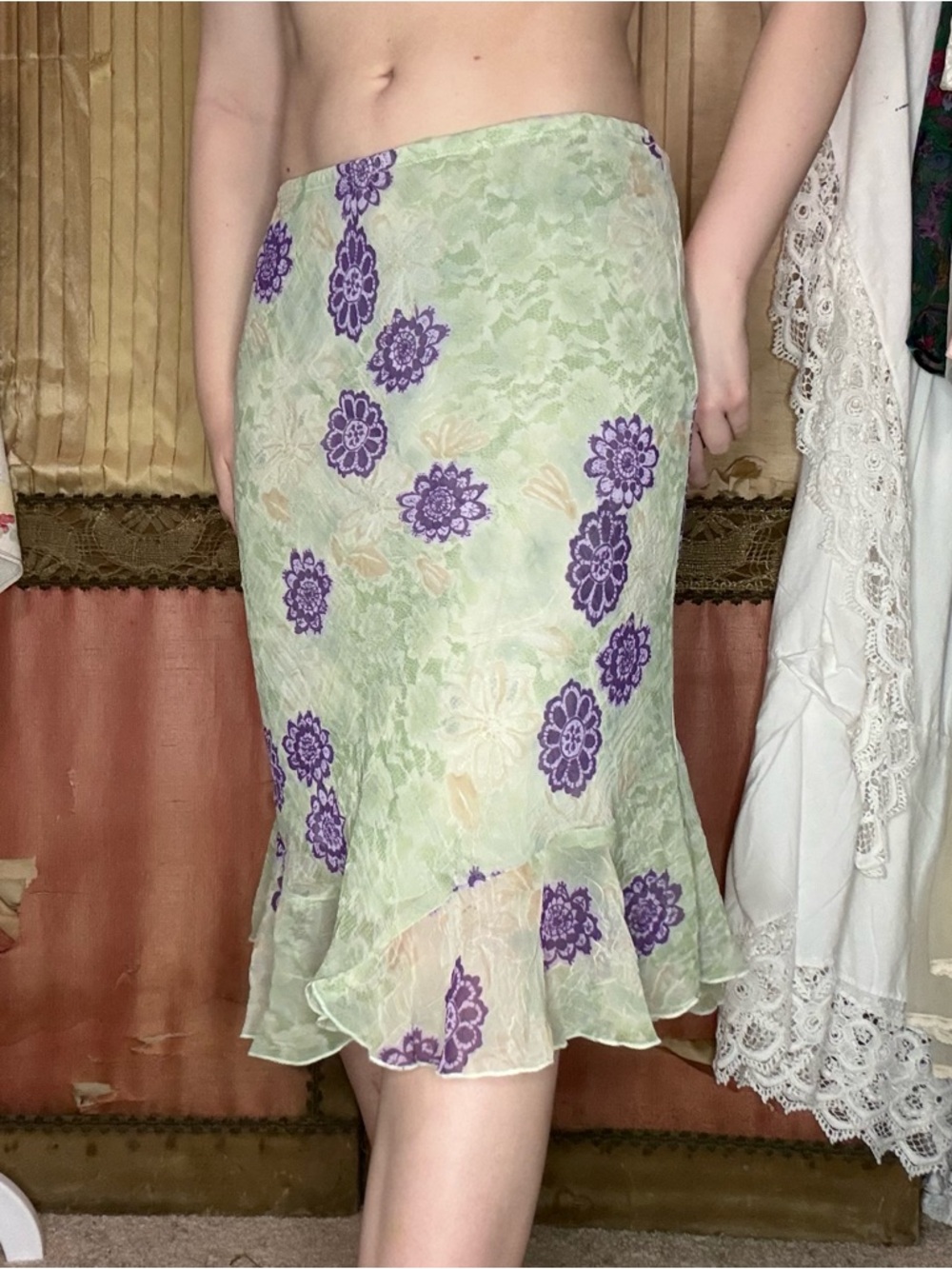 Vintage 90’s Clio Light Green Midi Skirt with Purple Floral Appliqués - Picture 6 of 9